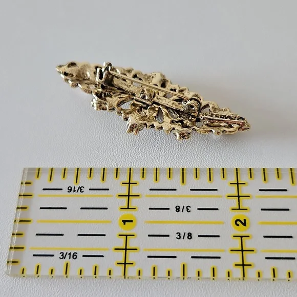 Vintage-Inspired Gold and Green Brooch - Picture 2 of 2